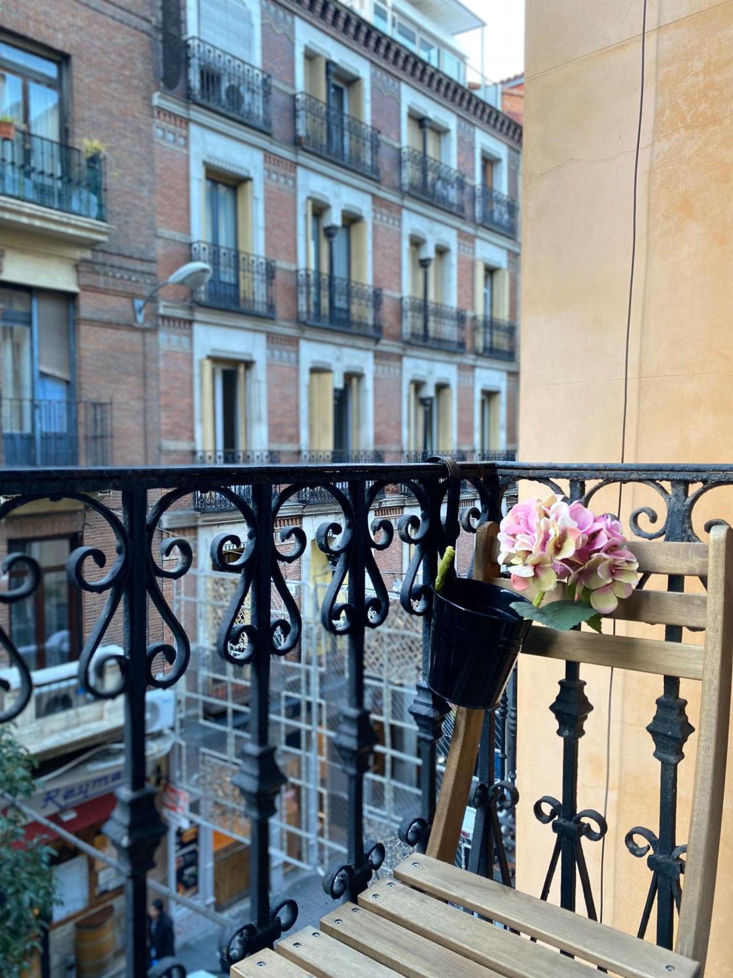 Hortaleza 4, Preciso Estudio En Chueca Junto A La Gran Via De Madrid Exterior foto
